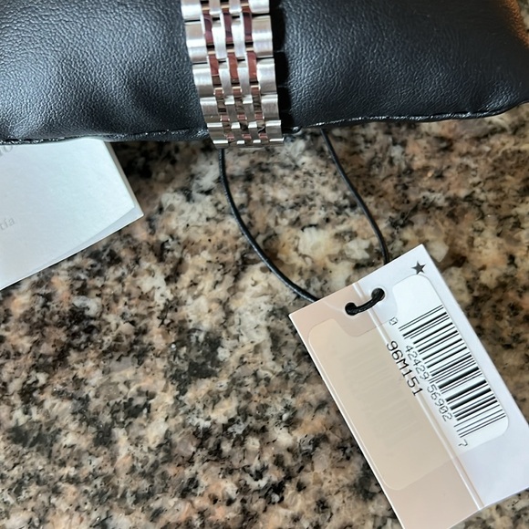 Bulova Women’s Quartz Analog Watch - Picture 7 of 8